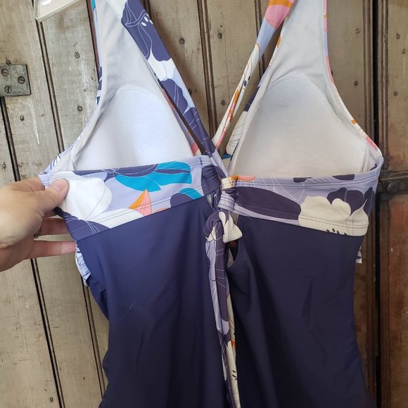 CUPSHE Swimsuit, 2X, Ruched Tummy, Crisscross Tie Back - Picture 2 of 8